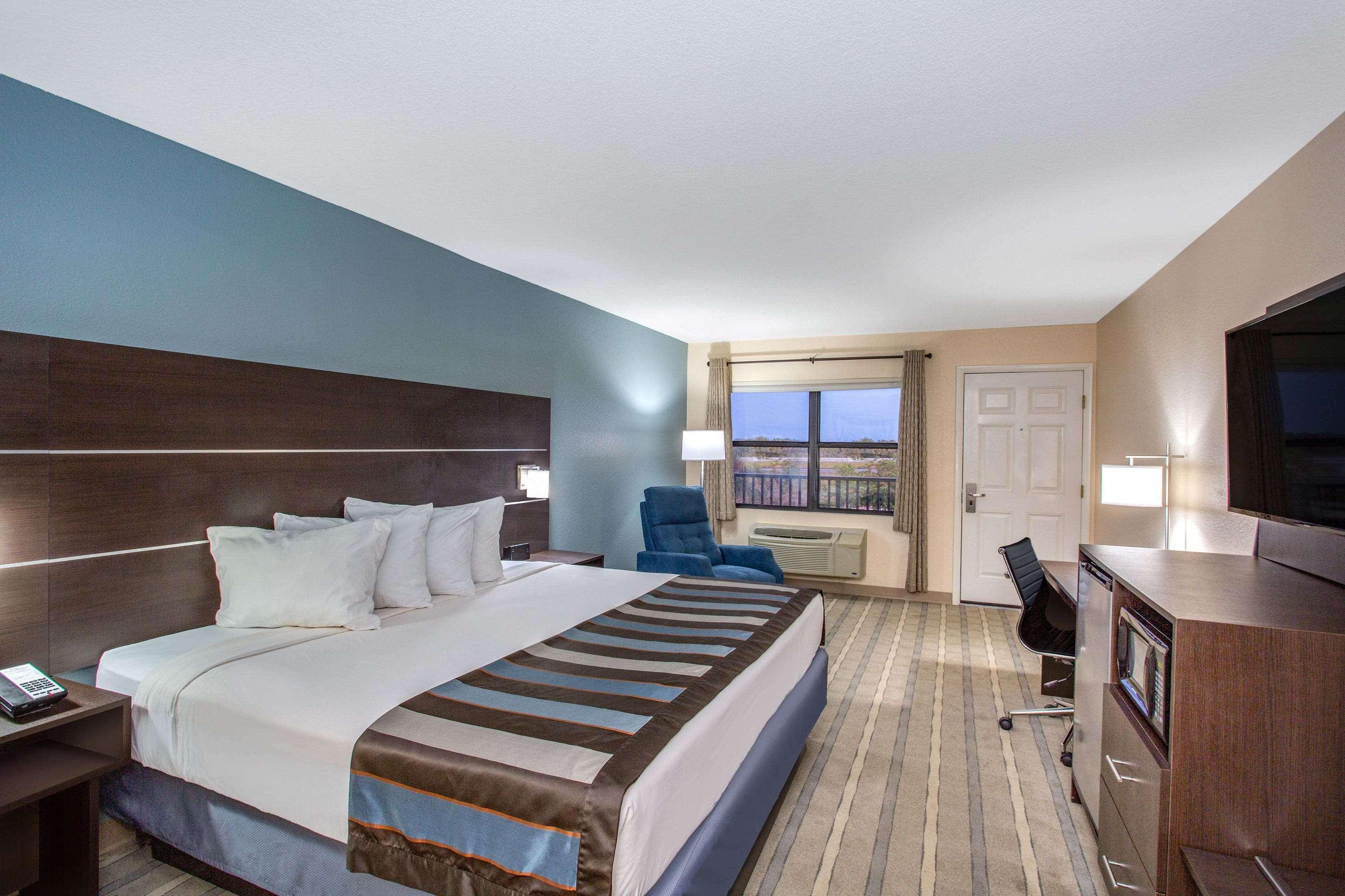 Baymont By Wyndham Punta Gorda/Port Charlotte Hotel Exterior foto