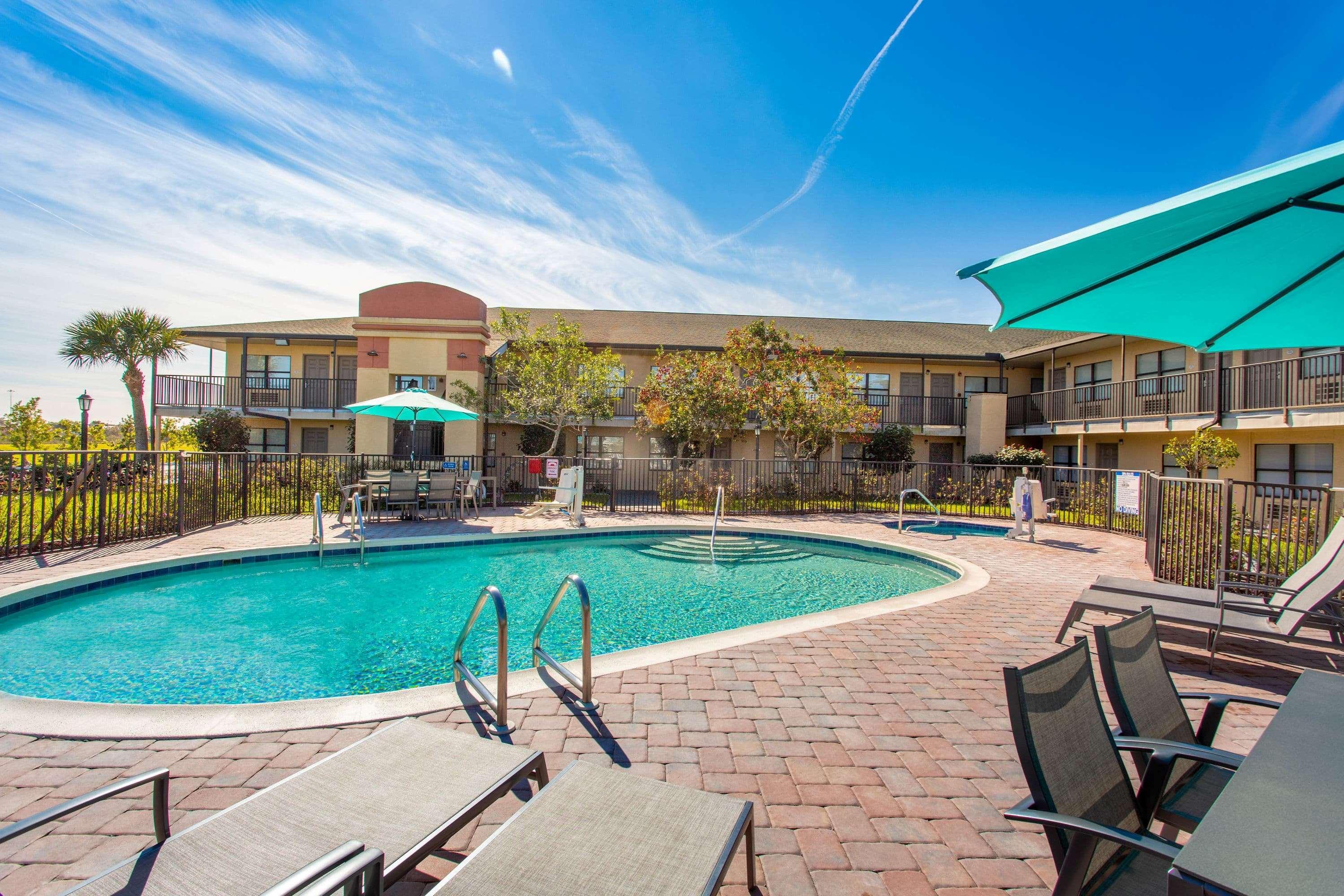 Baymont By Wyndham Punta Gorda/Port Charlotte Hotel Exterior foto