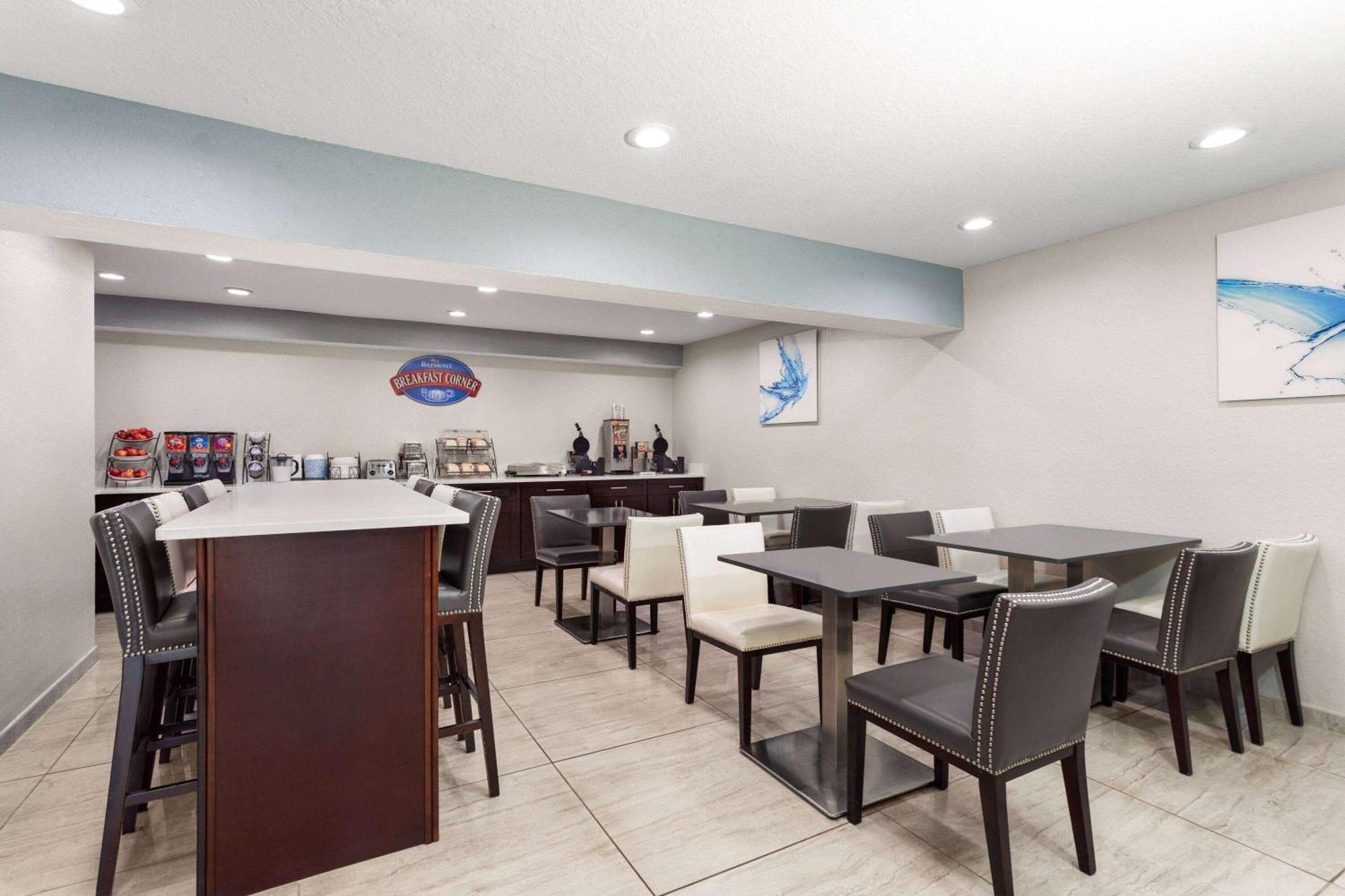 Baymont By Wyndham Punta Gorda/Port Charlotte Hotel Exterior foto