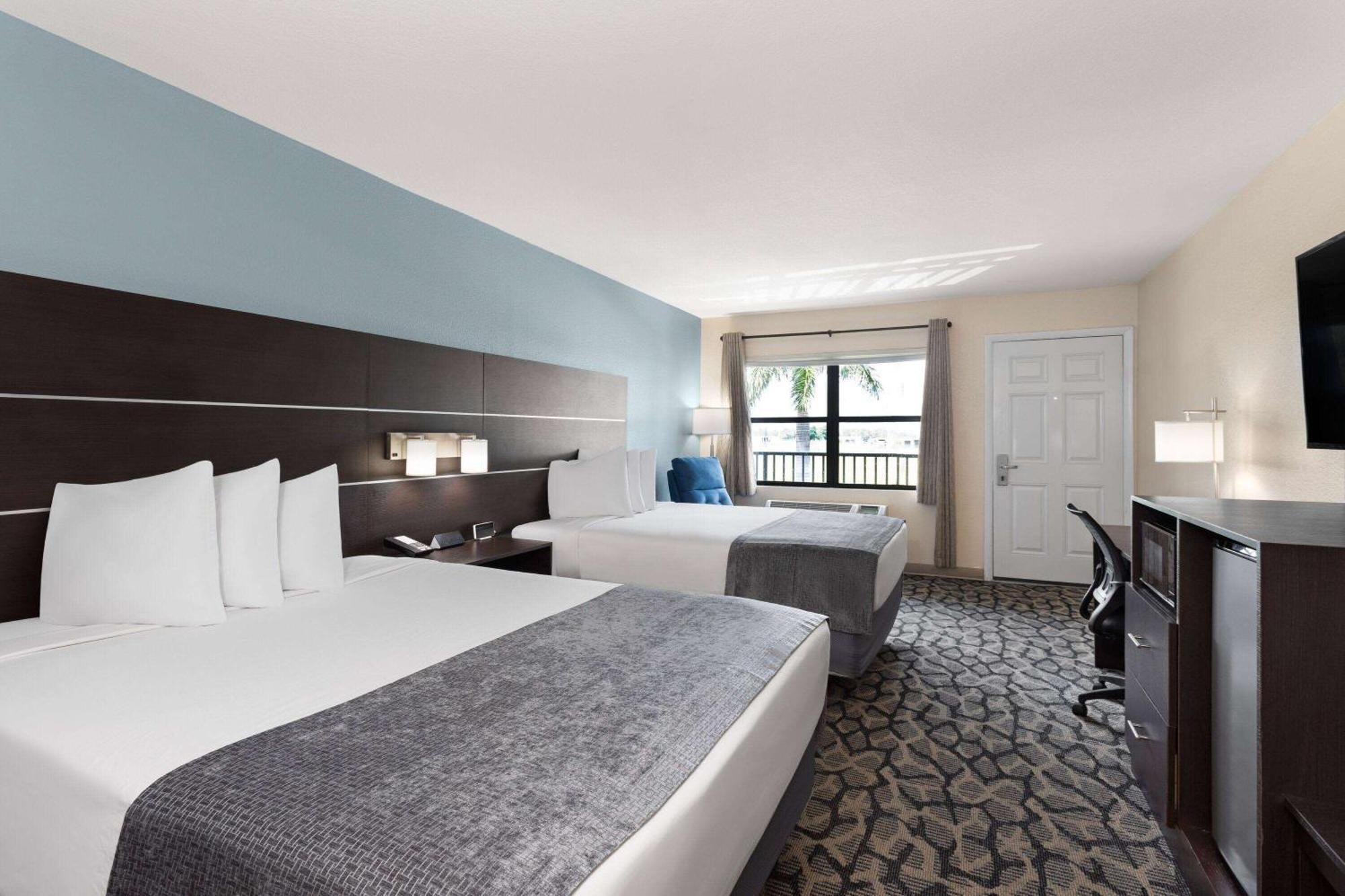 Baymont By Wyndham Punta Gorda/Port Charlotte Hotel Exterior foto