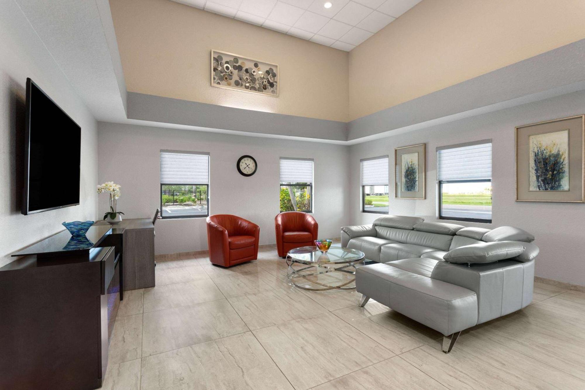 Baymont By Wyndham Punta Gorda/Port Charlotte Hotel Exterior foto