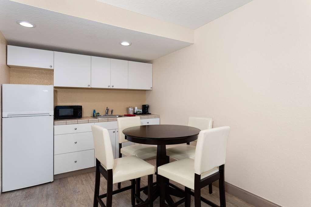 Baymont By Wyndham Punta Gorda/Port Charlotte Hotel Quarto foto