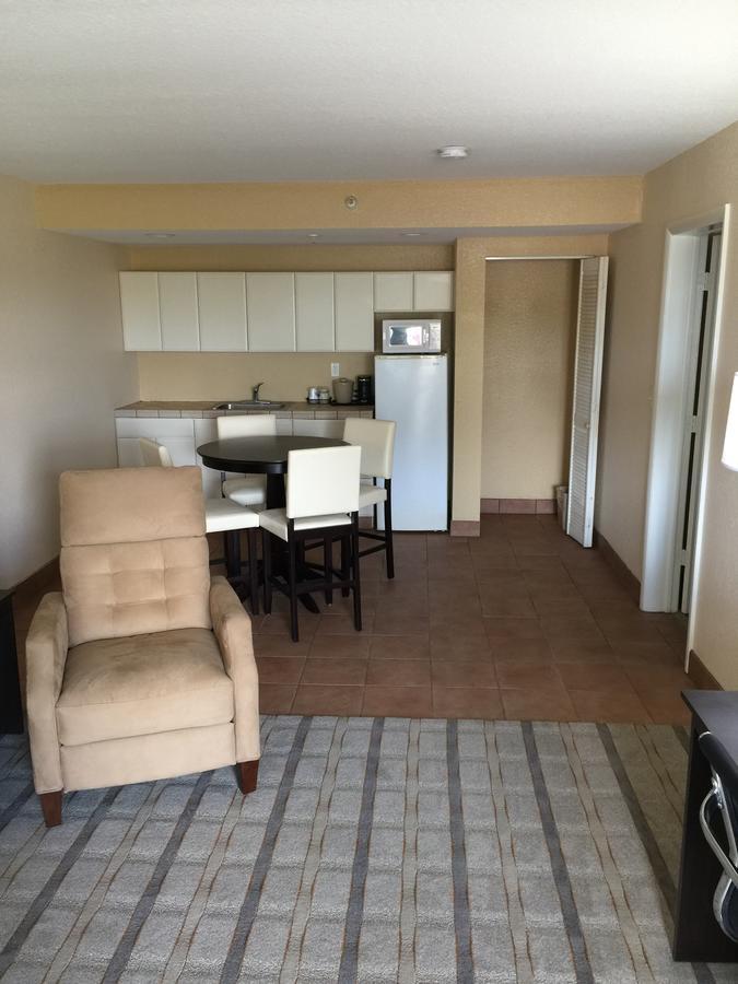 Baymont By Wyndham Punta Gorda/Port Charlotte Hotel Exterior foto